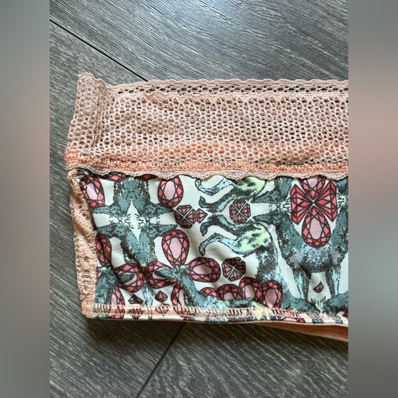 Maaji Low Rise Hip Hugger Jewel Greyhound Design Lace Trim Thong Panty. Size L - Picture 2 of 7